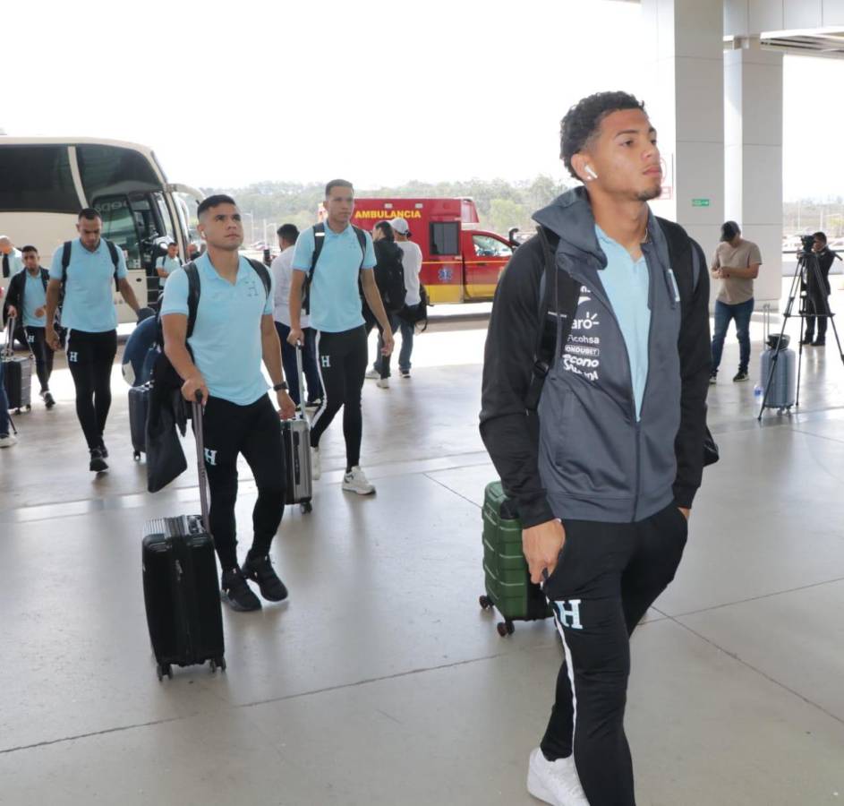 Los dos pelones en la Selección de Honduras tras el debut en las eliminatorias; la Bicolor viajó rumbo a Bermudas