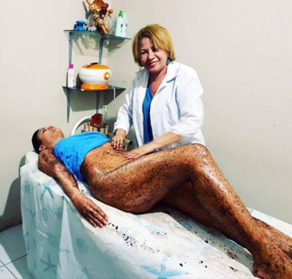 ¡UN ESPECTÁCULO! Así es Natalia Villars, la bomba sexy de la radio en Honduras