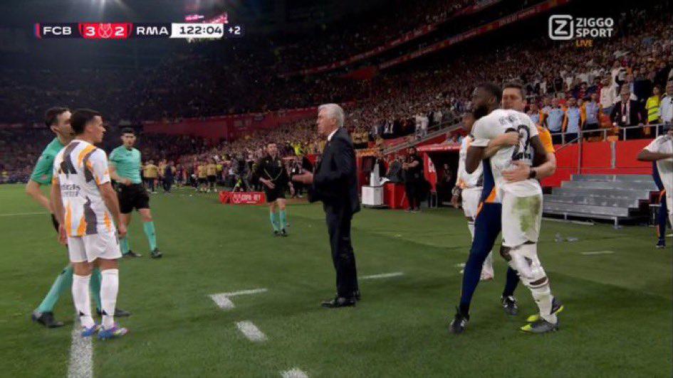 Barcelona festeja y Rudiger se enloquece, la imagen de Mbappé y Yamal y la locura en las calles de Cataluña; tres expulsados