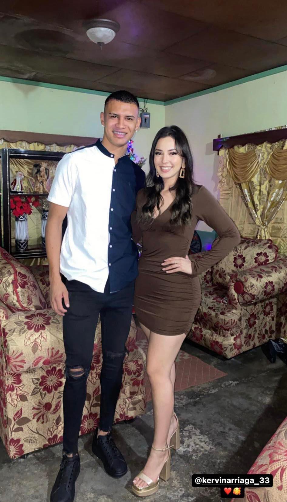 Rambo de León con nuevo y loco look, jugador de Olimpia visita a Edwin y uno propuso matrimonio: ¡Así recibieron el 2023 los futbolistas hondureños!