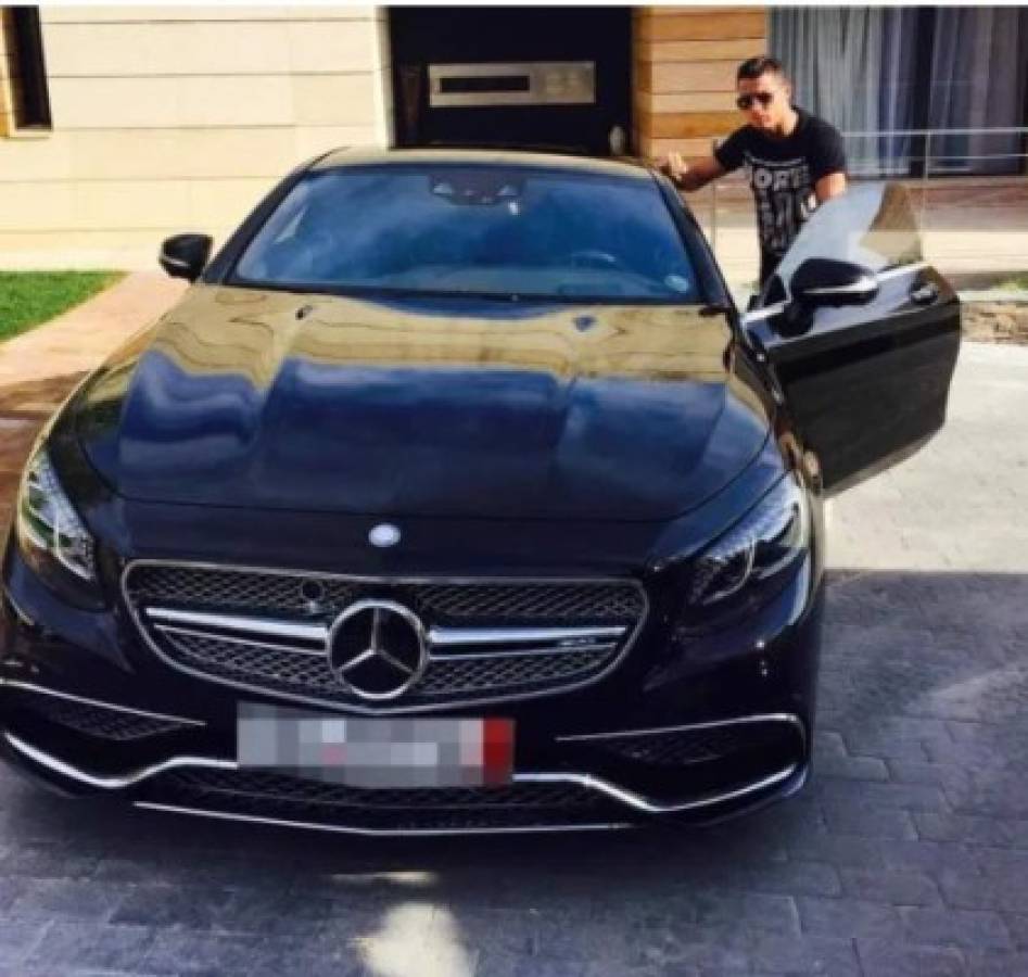 Dos de cada marca: La colección de autos de Cristiano Ronaldo creció y ahora vale $10 millones