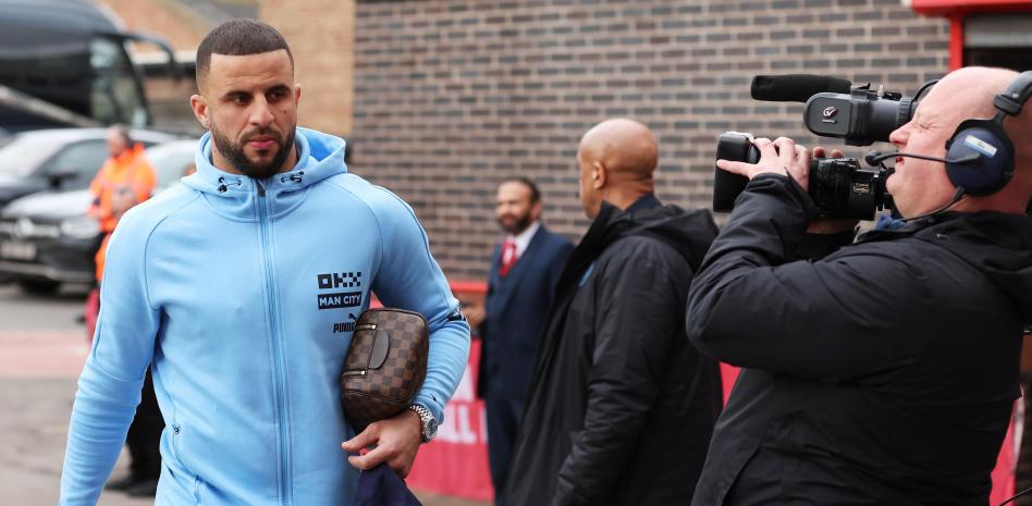 Escándalo sexual de figura del City: fue captado borracho, exhibiendo sus genitales y acosando a una mujer