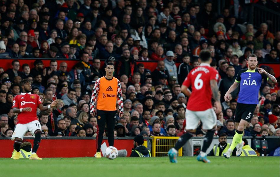 ¡Está furioso! Así fue captado Cristiano Ronaldo después de ser castigado: La decisión de Ten Hag para no verlo (FOTOS)