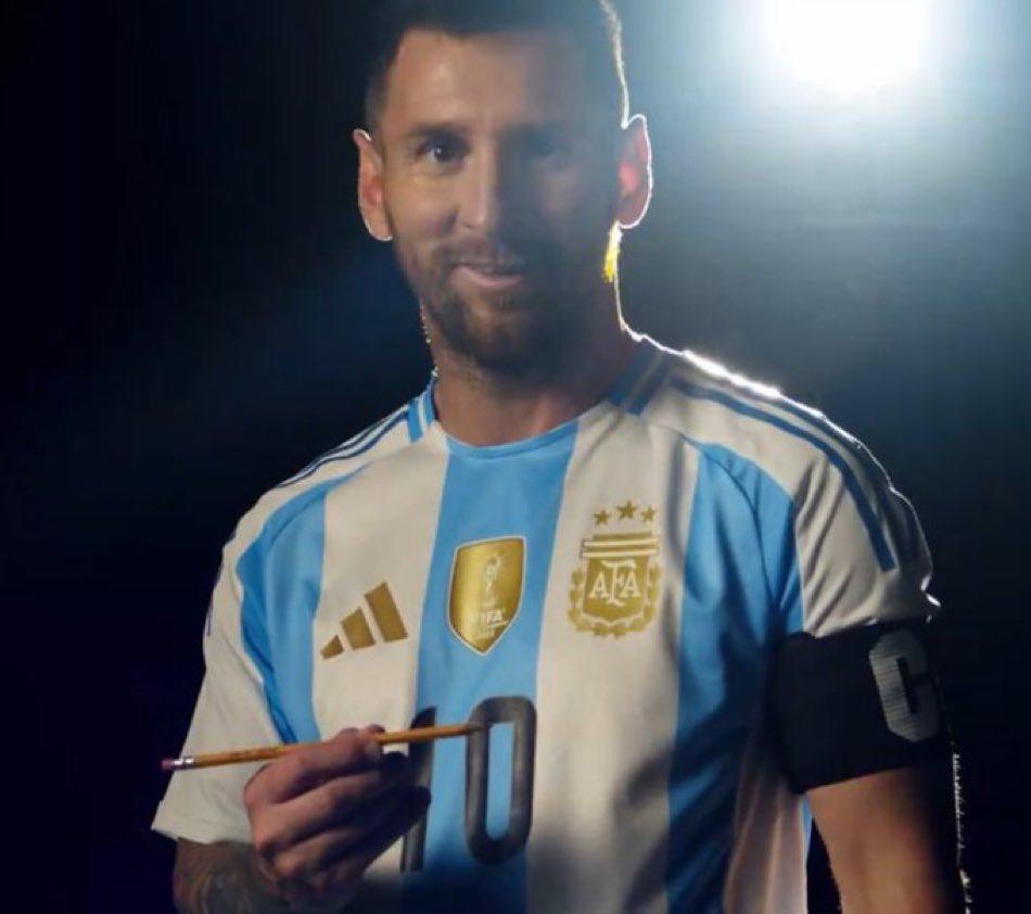 Cambio de dorsal y qué precio tiene la de Messi: Así son las dos nuevas camisas de la selección Argentina para la Copa América