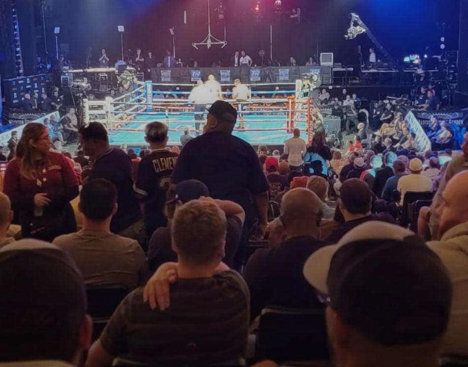 Por Honduras: Los fieles seguidores de Teófimo López, la hermosa pareja de Josh Taylor y habrá llenazo en el Madison Square Garden