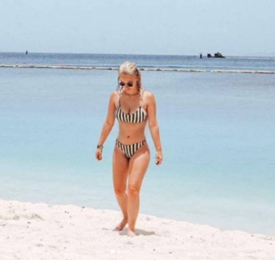 FOTOS: Roatán, 'inundada' de bellas turistas para la semana Morazánica 2019