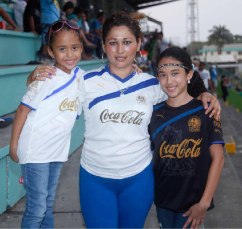 Fiesta en el Estadio Excélsior de Puerto Cortés