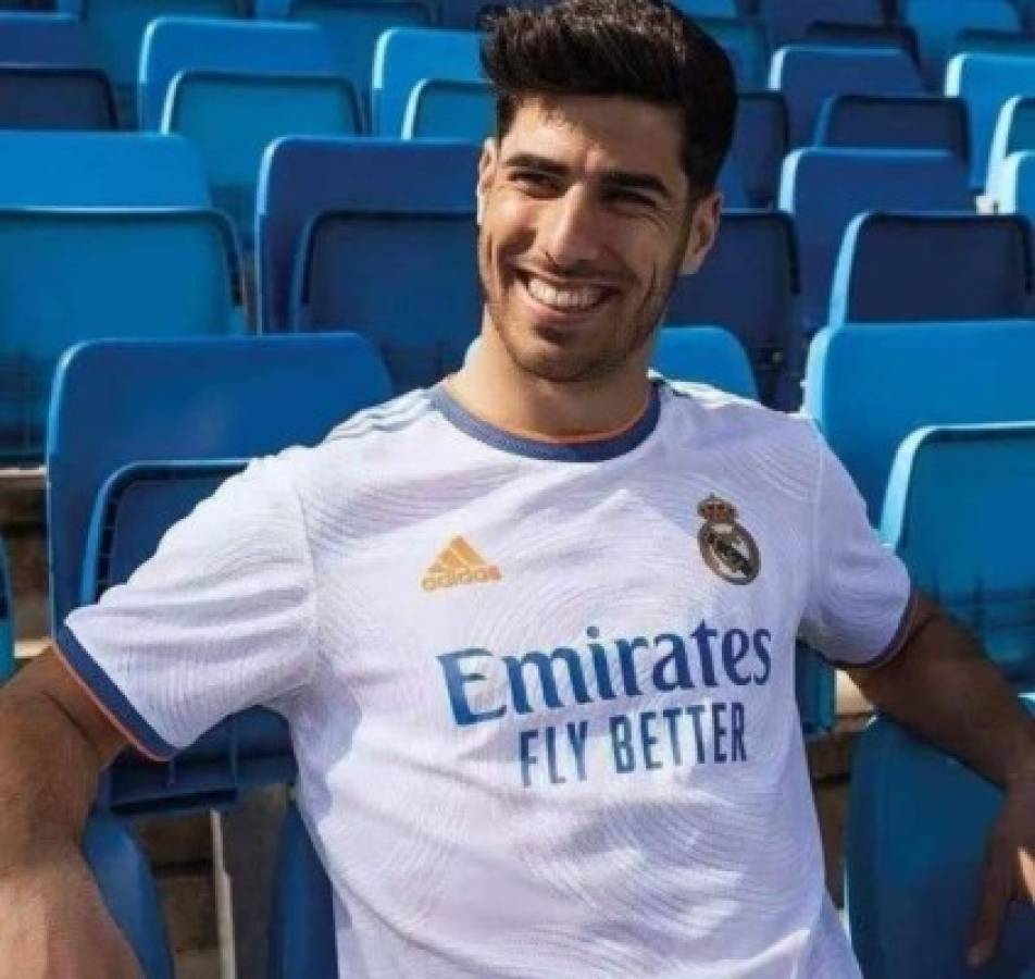 La tipografía de número sorprende: Benzema, Marcelo y Asensio lucen la nueva camisa del Real Madrid