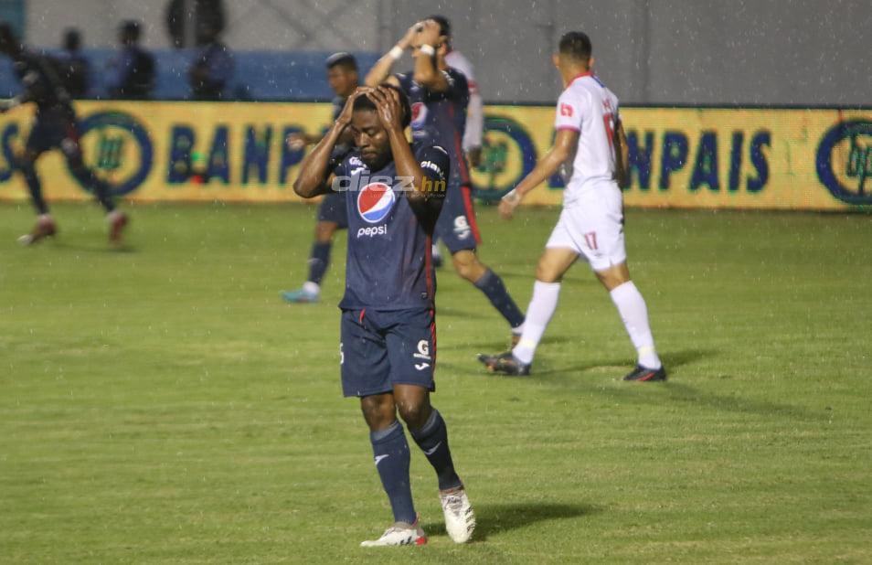 La triste imagen de la Tota Medina en su debut con Motagua, la preocupación de Keosseián y en Real España todo es felicidad
