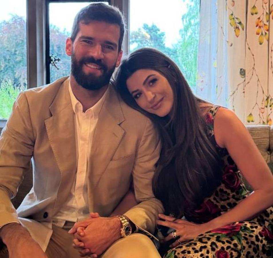 Las preciosas novias de los jugadores de Liverpool y Real Madrid: “Es mejor vivir con una doctora que con una modelo”