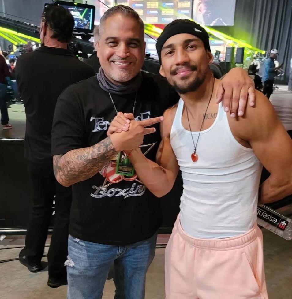 Ricky Fúnez con el ‘gringo-catracho’ Teófimo López durante un evento en Estados Unidos.