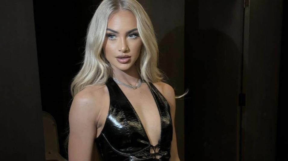¿Qué piensa Georgina? Alisha Lehmann muestra su ajustado traje de Halloween e hizo esto con Cristiano Ronaldo