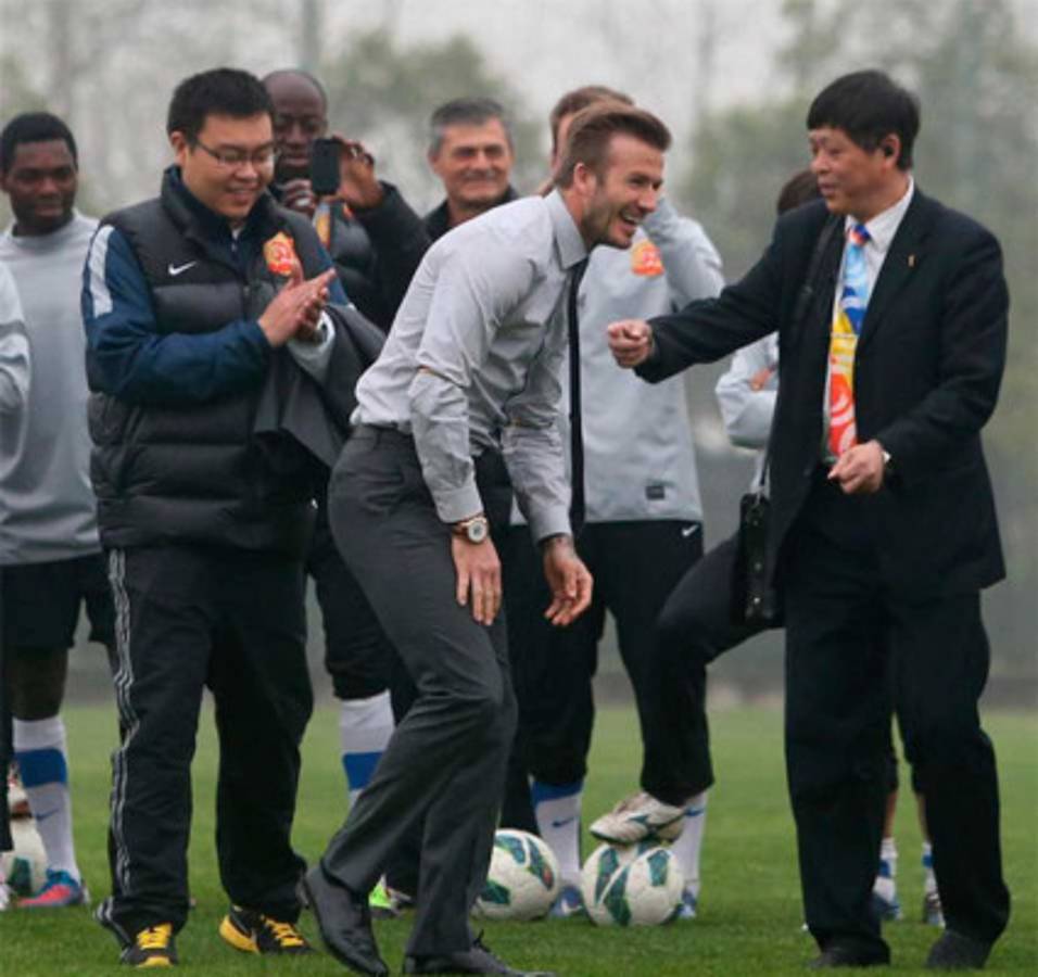David Beckham tuvo una cómica caída durante su estancia en China |