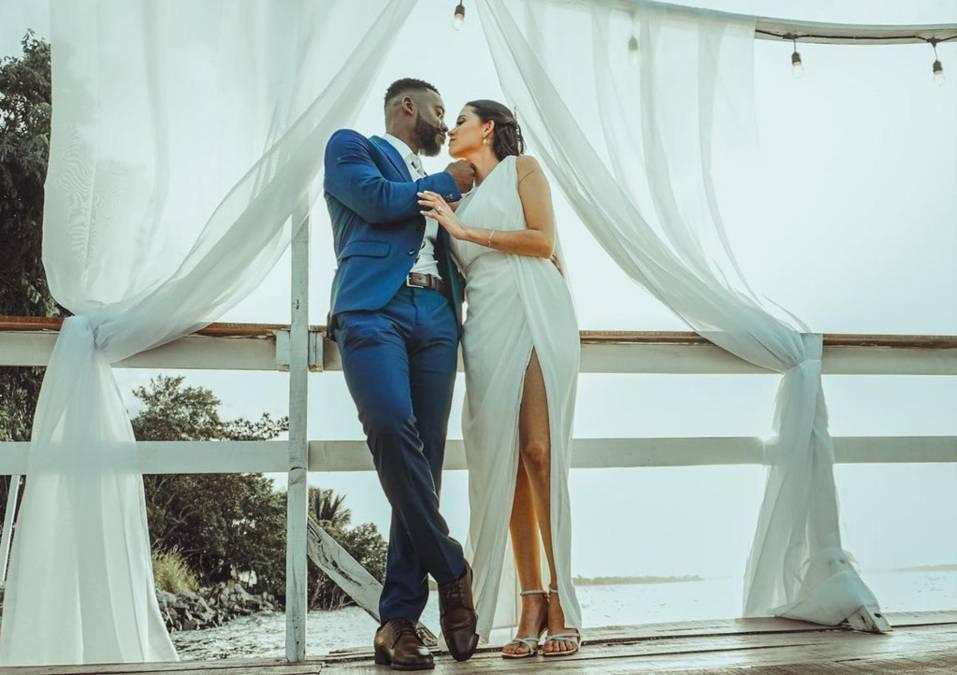 Goleador hondureño se jura amor eterno con licenciada salvadoreña en romántica boda en Puerto Cortés