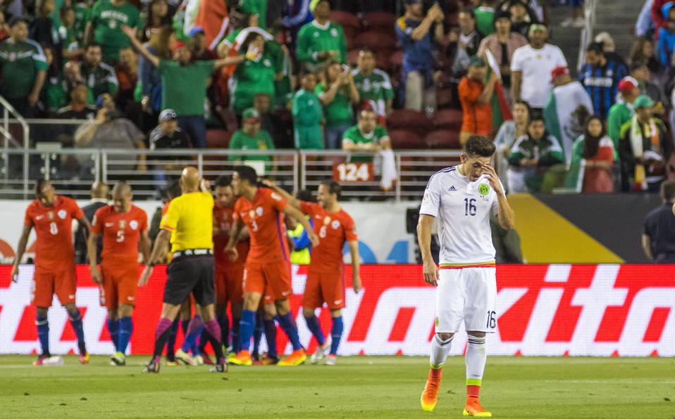 Copa América: Claudio Bravo destapa cómo Chicharito Hernández le pidió clemencia en el 7-0 de Chile ante México