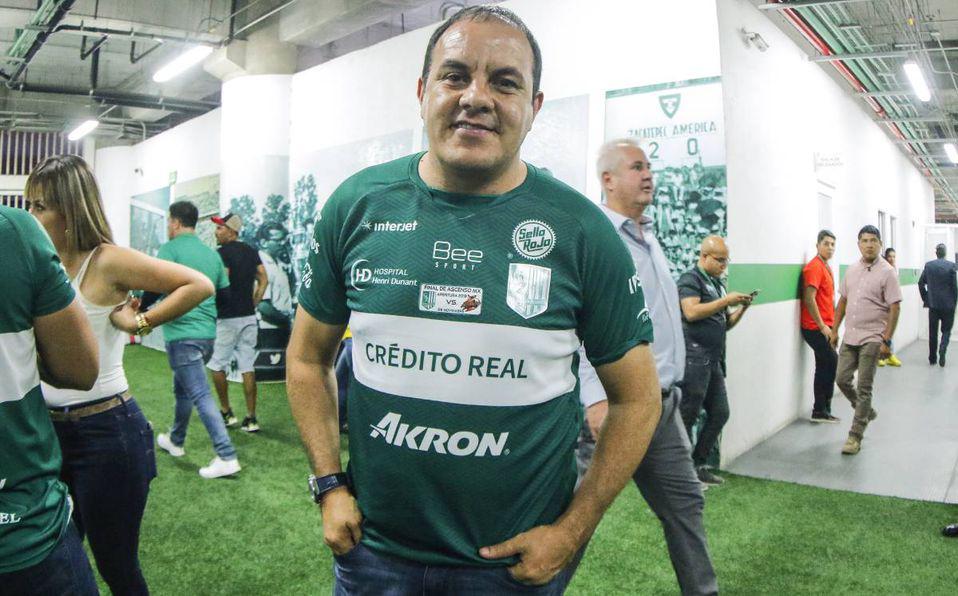 El presente inesperado de Cuauhtémoc Blanco: lo que cobra como gobernador, las fotos con criminales y una narcomanta