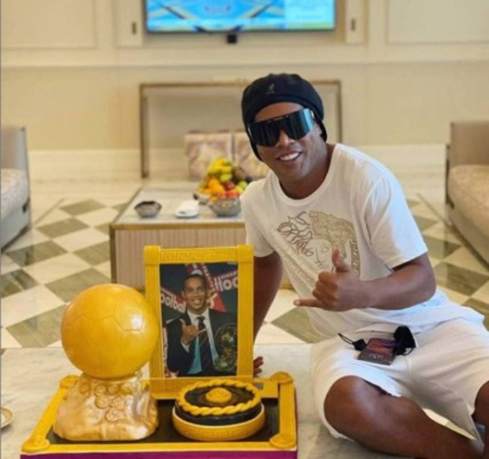 La vida de millonario de Ronaldinho tras su paso por la cárcel: Sus negocios, viajes y fortuna real