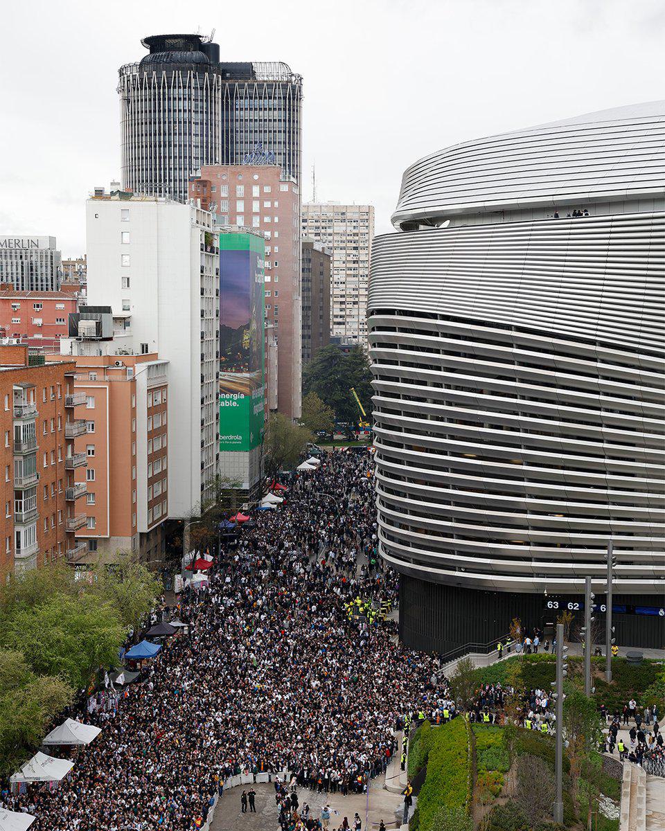 ¡Apoteósico recibimiento al Real Madrid! Los ingleses se toman la capital y Roncero, el primero en el estadio