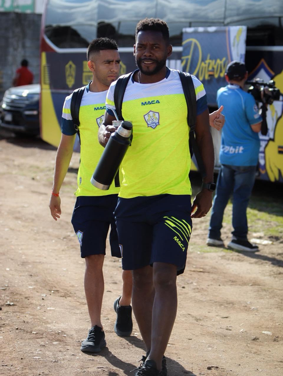 ¿A quién regaló la camisa Messi? Uno sin equipo y dos se retiraron: El hoy de Honduras frente a Argentina en 2022