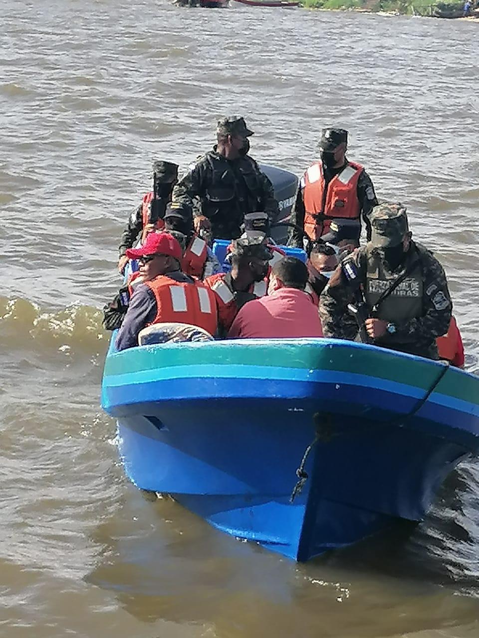 ¡En barco, avión y en burro! Así se trasladaron las maletas electorales a los lugares más recónditos de Honduras