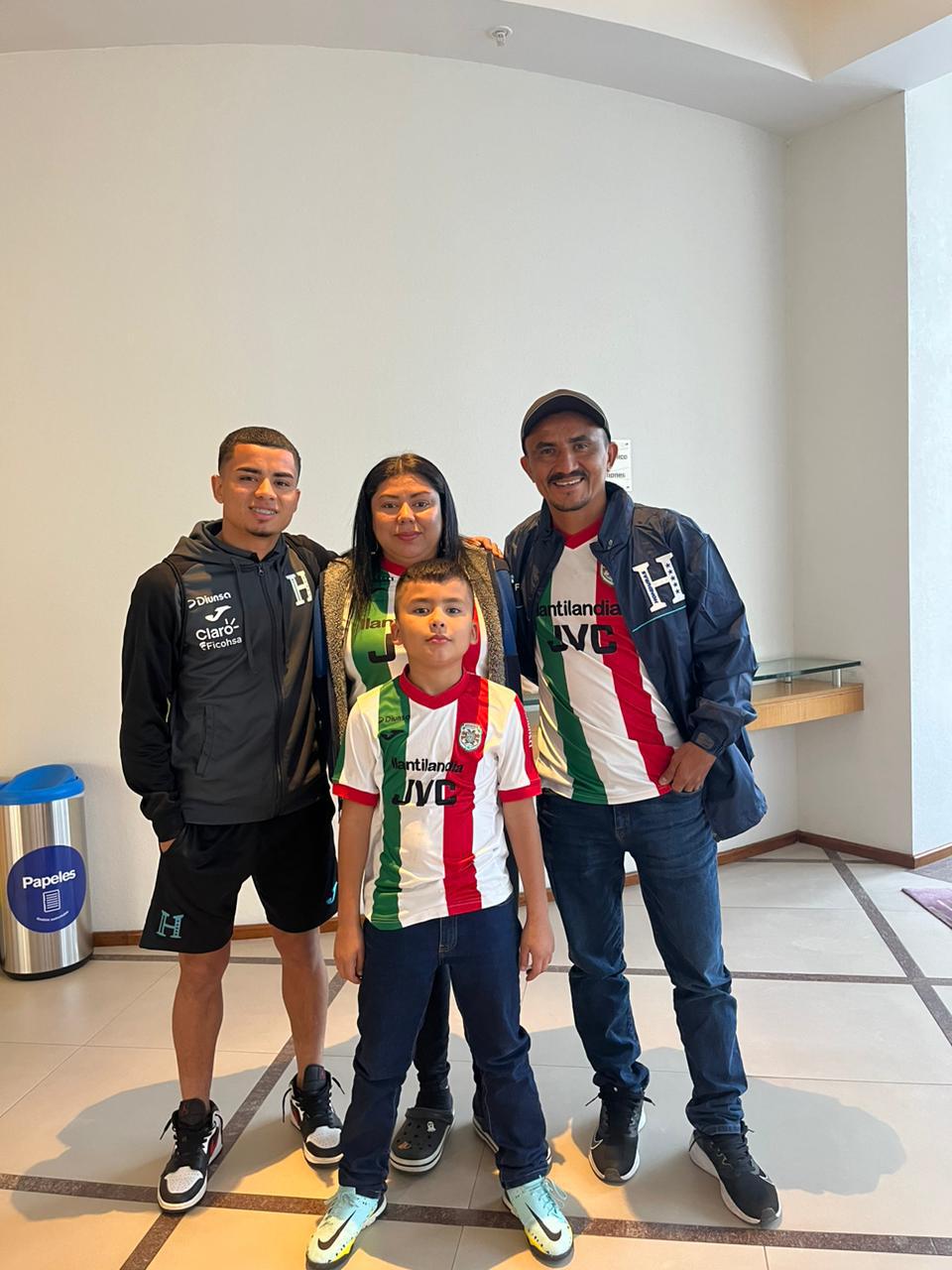 No lo podían creer y lloraron: jugadores de Honduras son sorprendidos en pleno Mundial Sub-20 por sus familiares