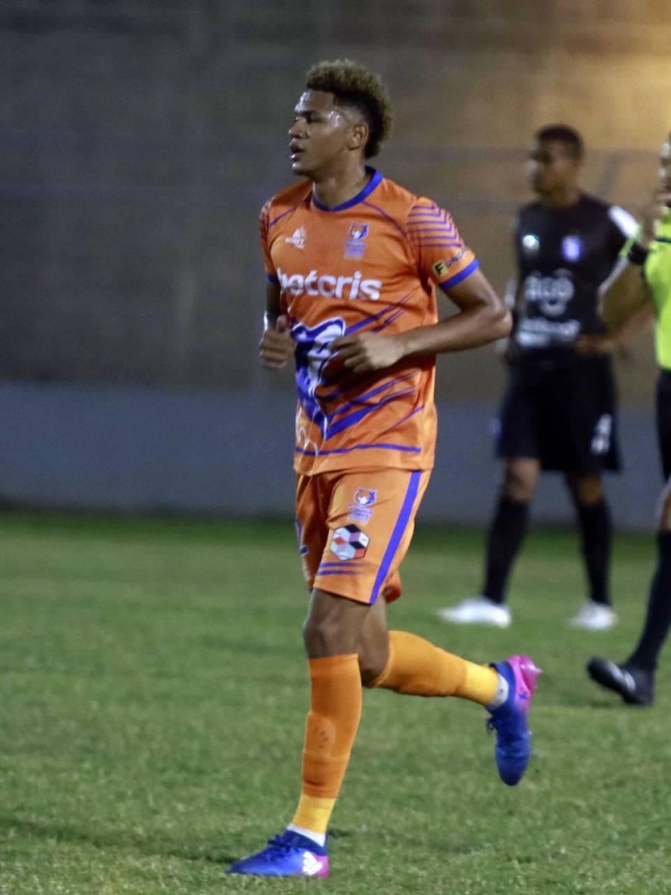 FICHAJES: Barrida en Marathón, Roger Espinoza es noticia, Motagua con nueva alta y Olimpia podría sumar tres más