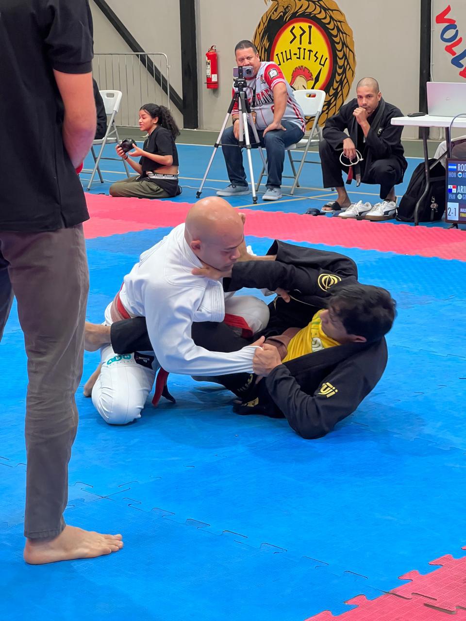 Academia Jaguar Jiu Jitsu brilla en el International Magma Pro Fights en Panamá al ganar ocho medallas de Oro y plata