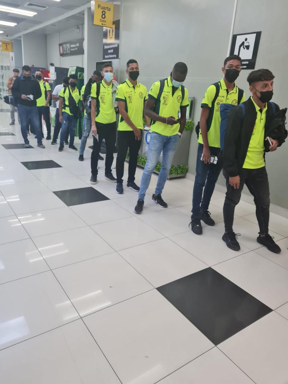 Futbolistas de Juticalpa previo a su viaje a los Estados Unidos.