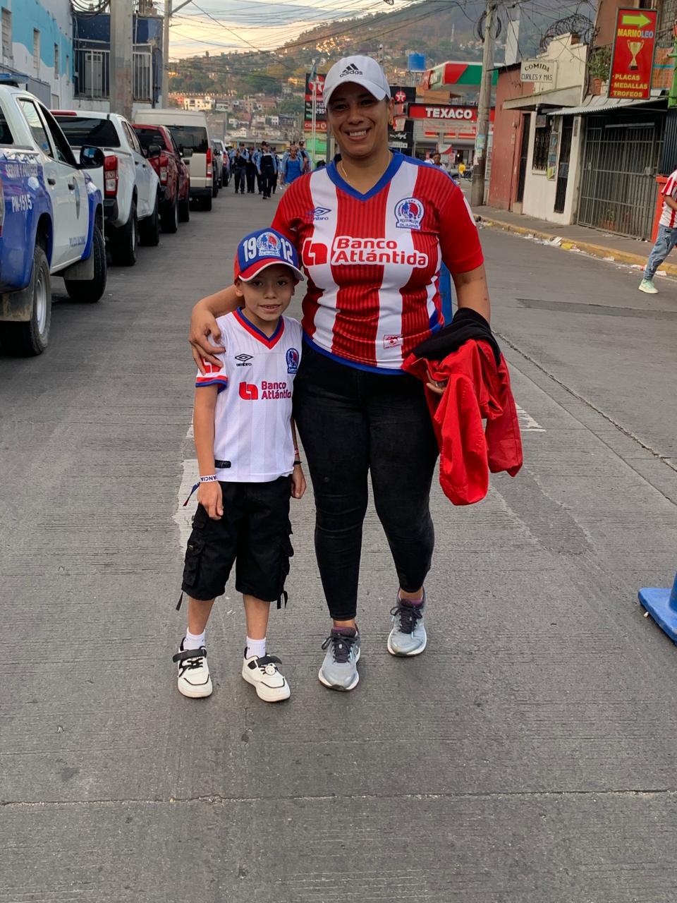 Pedro Troglio, el nuevo rey del Olimpismo y el show de la Ultra Fiel previo al clásico ante Real España en el estadio Nacional