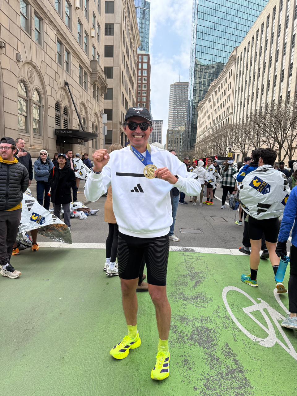 Mario Valladares logró un tiempo de 2:46:42 en la Maratón de Boston en este 2026.