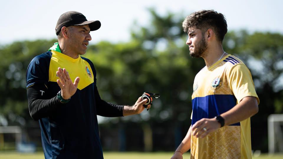 Bryan Santos, la joyita hondureña formada en la academia del Barcelona ficha por equipo de El Salvador