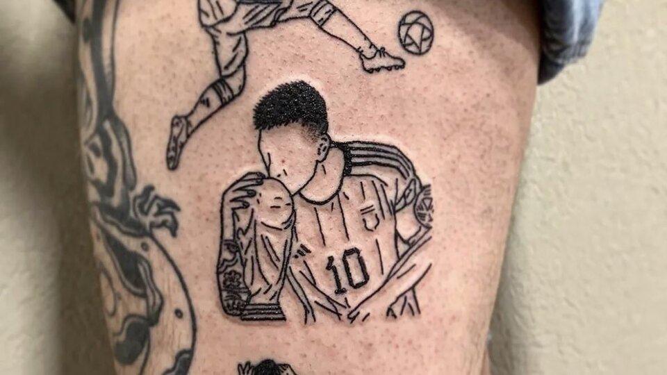 Del “¿qué mirás, bobo?” al beso de Messi a la Copa del Mundo: locura desenfrenada por los tatuajes de Argentina