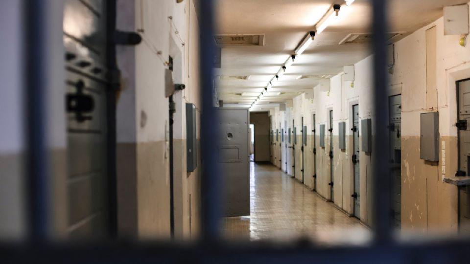 Un mes tras la rejas: la vida de Dani Alves en la cárcel, lo que ha pedido para su celda y le compra comida a los otros reclusos