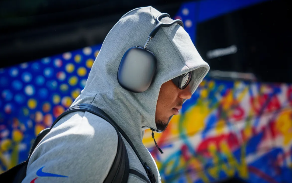 Lewandowski regresa a Múnich: el entrenamiento del Barcelona en el Allianz Arena; Koundé y Memphis tirando rostro