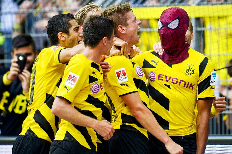 Desde Messi hasta Alberth Elis: Las espectaculares celebraciones de futbolistas imitando a Súper Héroes