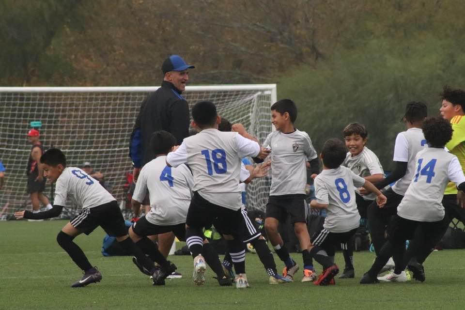 Entre el fútbol y la construcción: Exjugador de Honduras realiza su vida en Estados Unidos