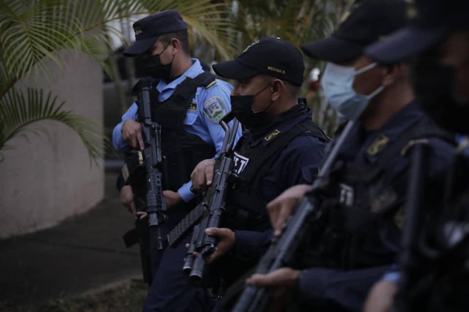 ¡Helicóptero, carros blindados y 700 policías! Así amanecieron las cercanías a la casa de Juan Orlando Hernández