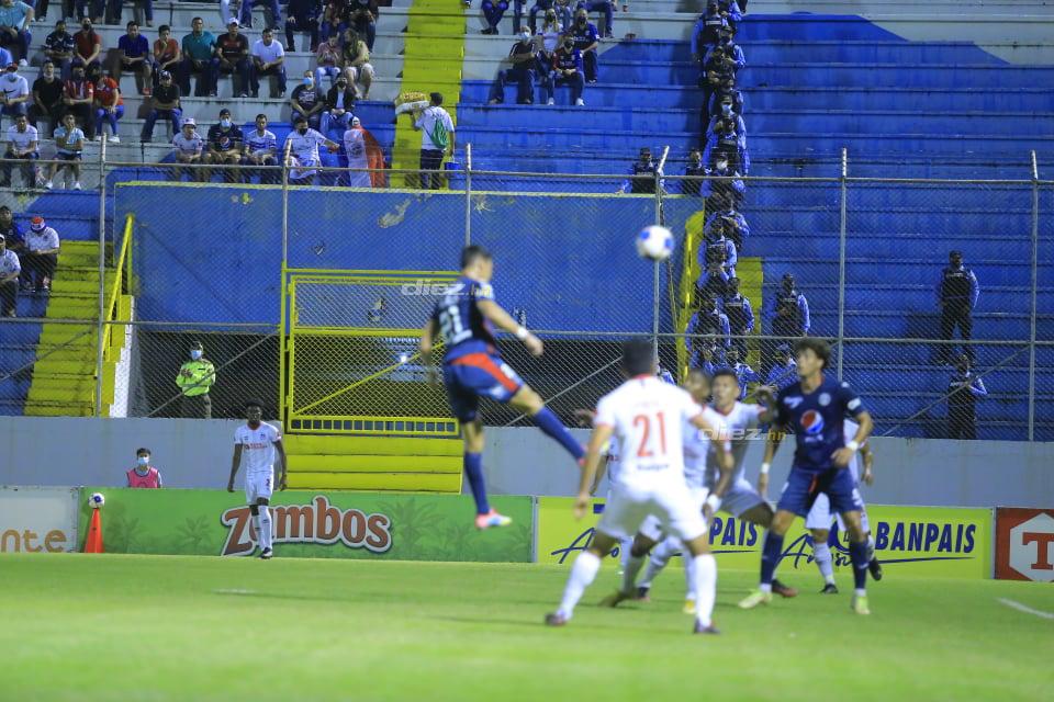 El cariñoso abrazo entre Lavallén y Diego Vázquez, Beckeles y su nueva víctima con sus besos y los eufóricos festejos de Moreira y Moya