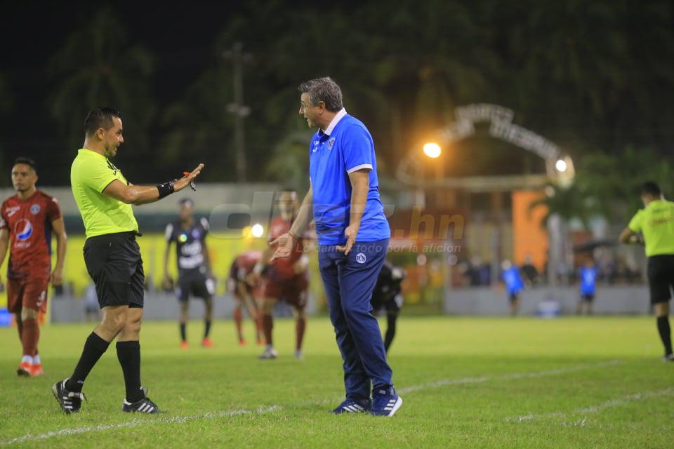 Las imágenes de la Jornada 1: Los reclamos de Diego Vázquez, el saludo de Lavallén y la alegría en La Ceiba
