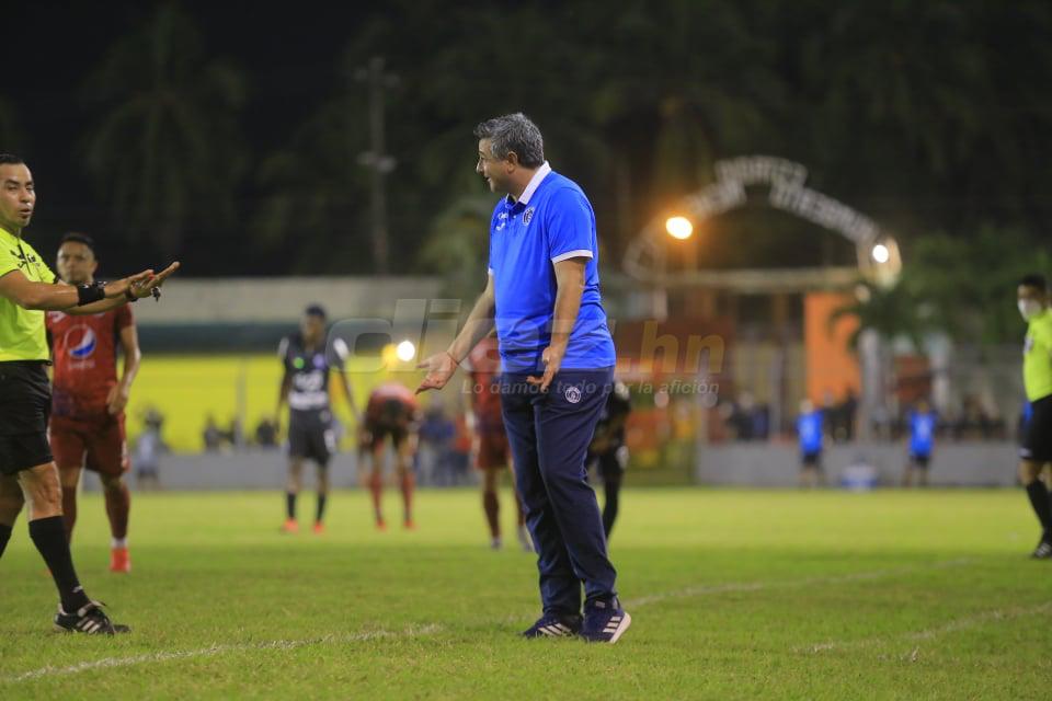 Las imágenes de la Jornada 1: Los reclamos de Diego Vázquez, el saludo de Lavallén y la alegría en La Ceiba