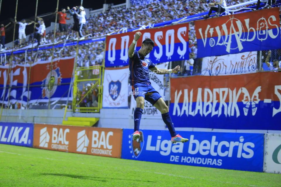 El cariñoso abrazo entre Lavallén y Diego Vázquez, Beckeles y su nueva víctima con sus besos y los eufóricos festejos de Moreira y Moya