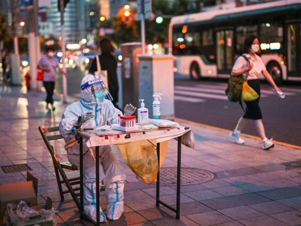 Estos son los síntomas: Centaurus, la nueva subvariante de Ómicron cinco veces más contagiosa que tiene en alerta al mundo