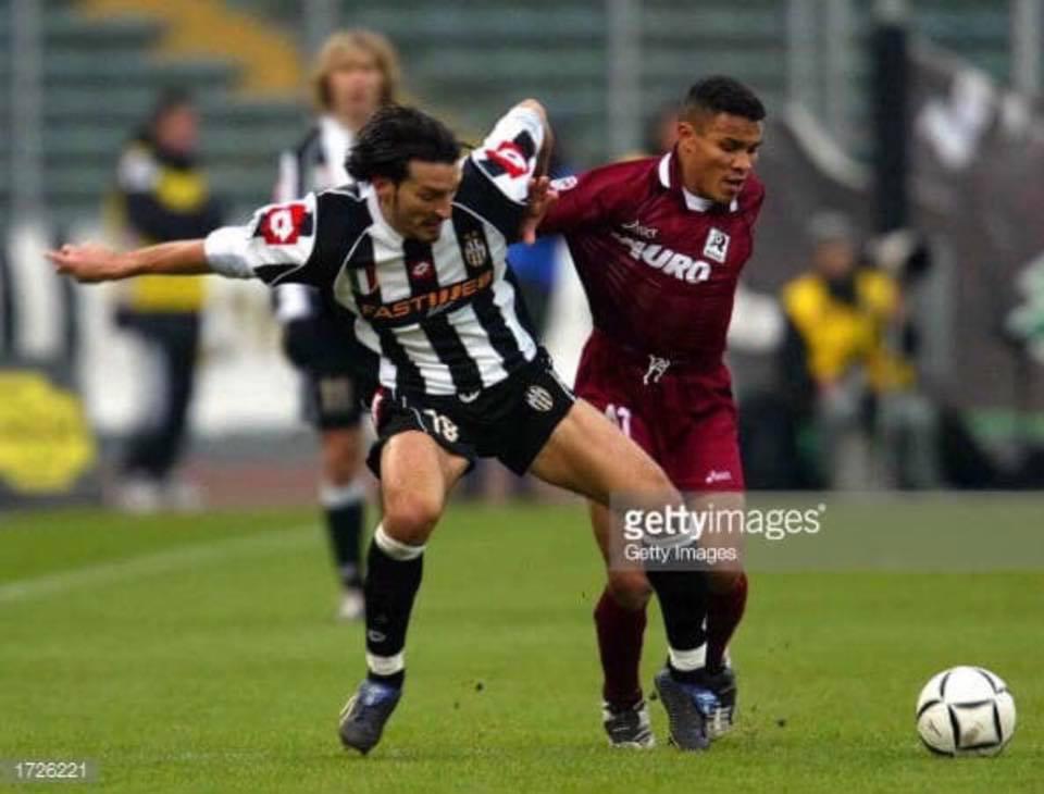 ¡El cuarto con más equipos en el mundo! Rambo de León ficha por su club 25 a sus 42 años: todas las camisas que ha vestido