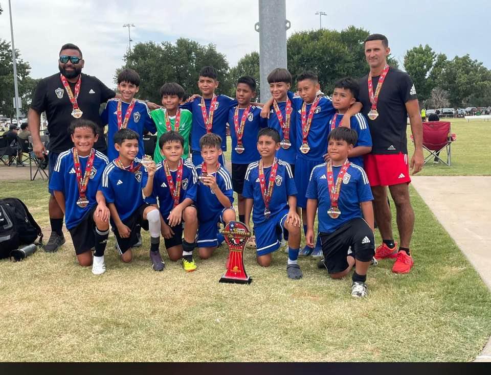 Entre el fútbol y la construcción: Exjugador de Honduras realiza su vida en Estados Unidos