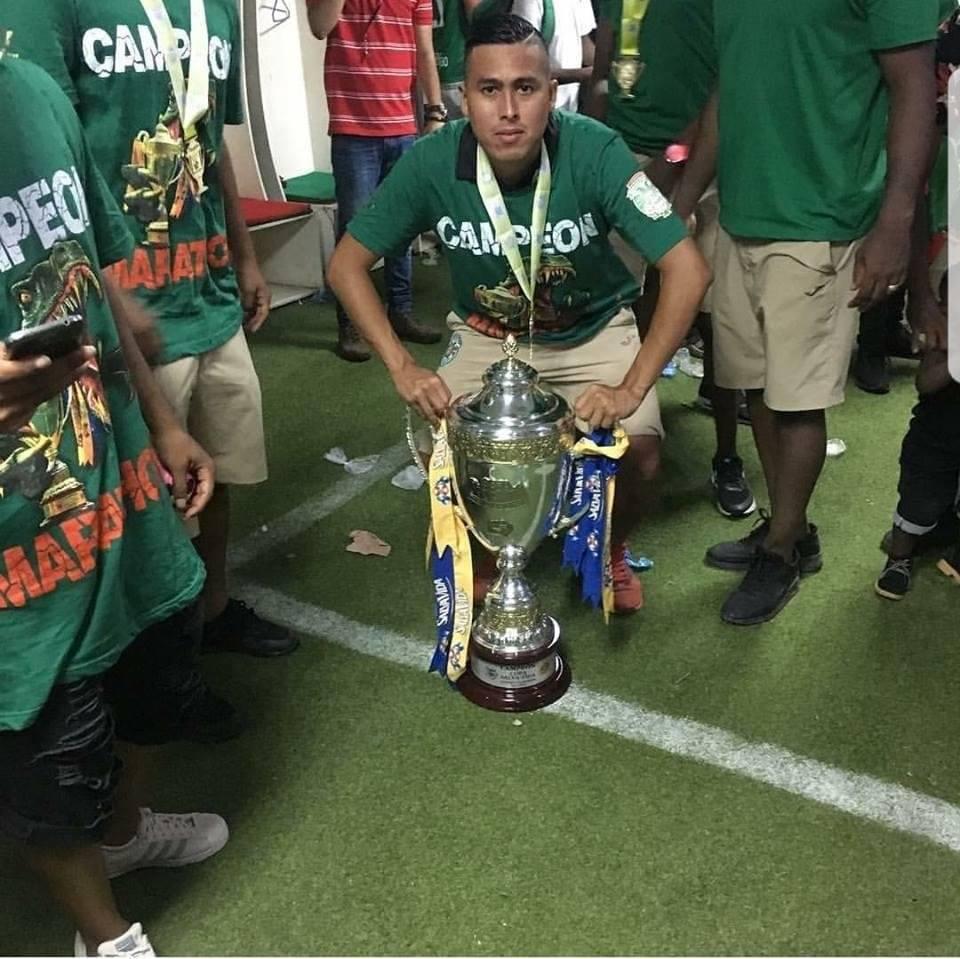 Debutó como gran promesa, mundialista con Honduras y se retiró muy joven, así es su vida en el extranjero