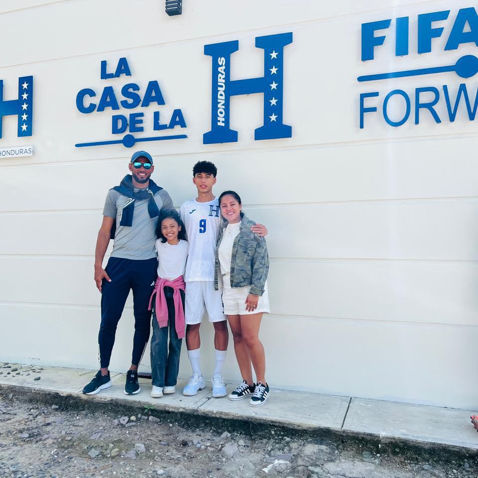 Padre estuvo en épico triunfo contra México en 2007 y su hijo jugará ante el Tri: el presente de Honduras que derrumbó a los aztecas en Copa Oro