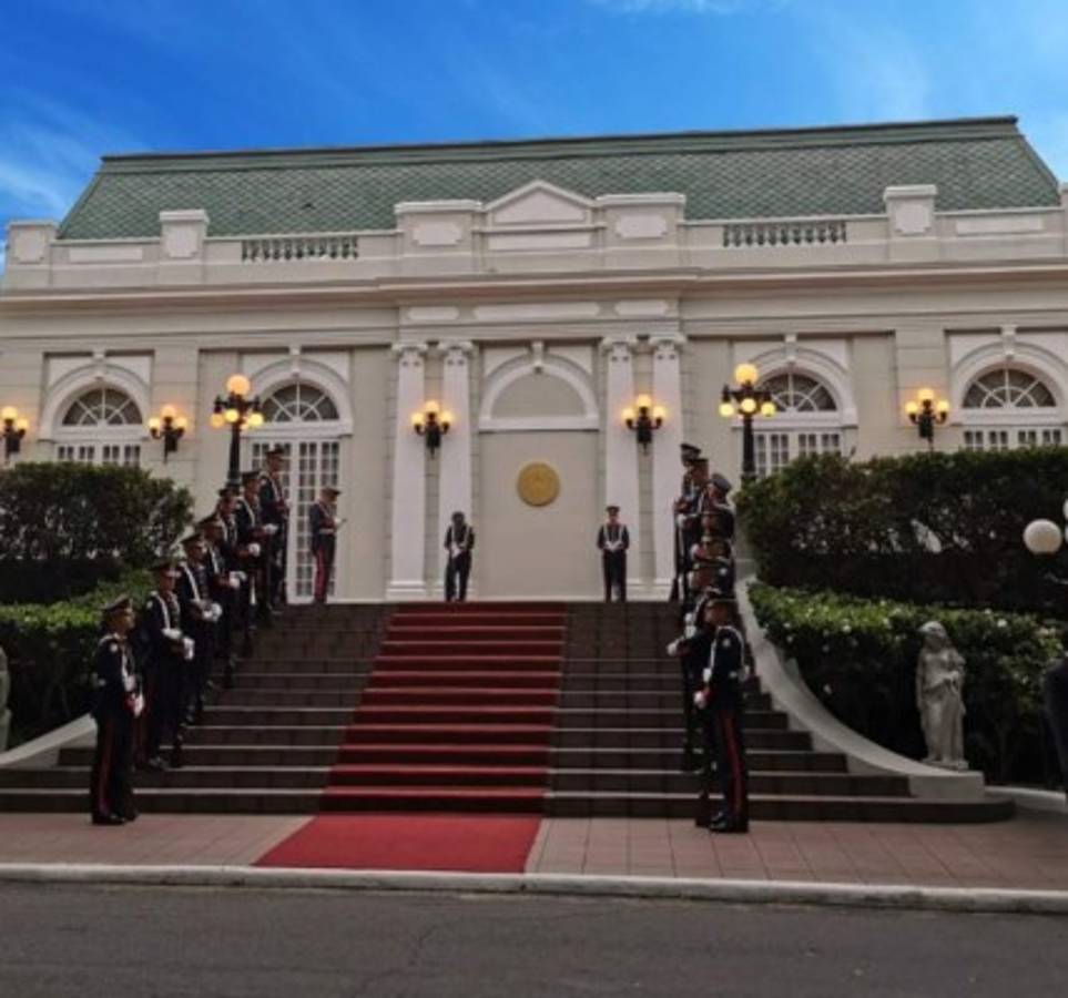 El Salvador albergará 300 médicos que luchan contra el coronavirus en Residencia Presidencial