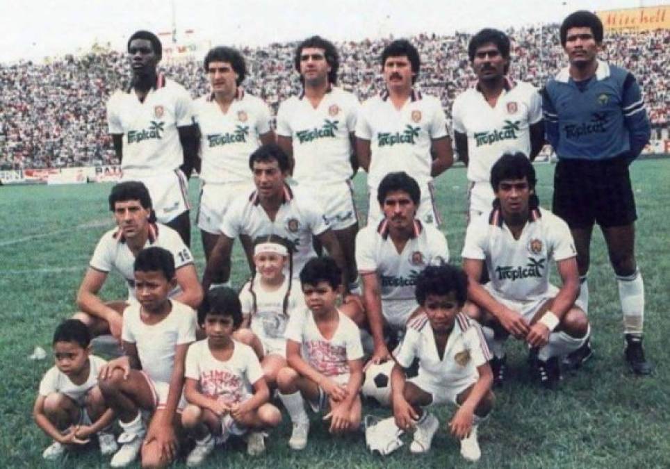 ¡Retro! Así eran los looks, alineaciones y uniformes de clubes hondureños en los 70, 80 y 90