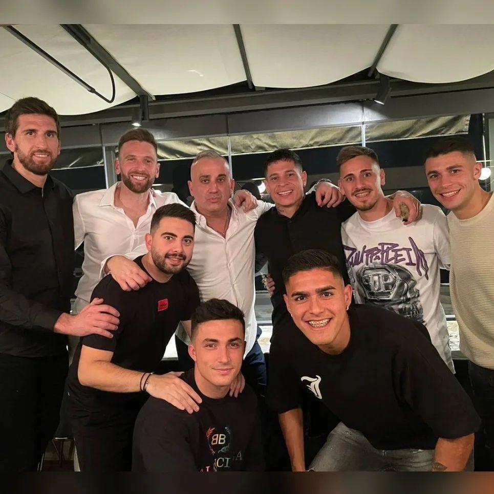 Rambo de León con nuevo y loco look, jugador de Olimpia visita a Edwin y uno propuso matrimonio: ¡Así recibieron el 2023 los futbolistas hondureños!