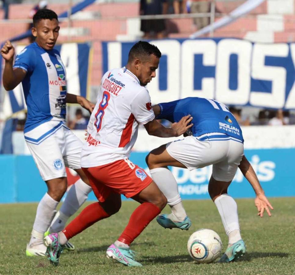 ¡Olimpia fue local en La Ceiba! Las imágenes del histórico partido donde los albos superaron el récord invicto